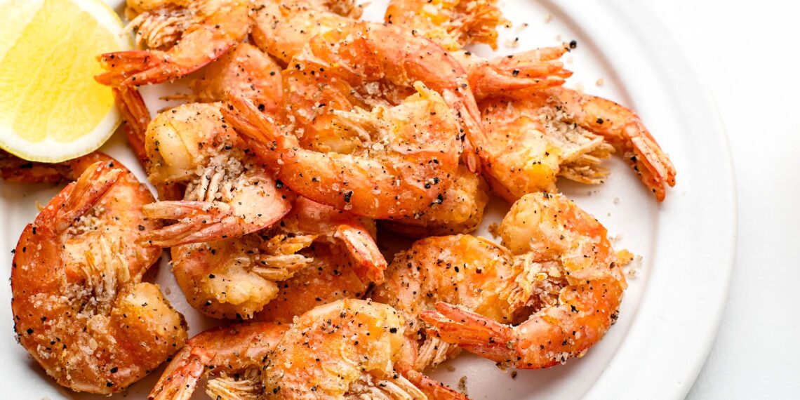 Camarões fritos com alho