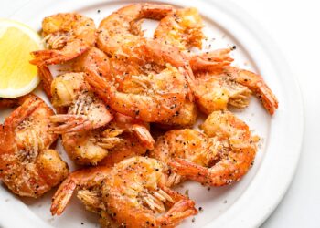 Camarões fritos com alho