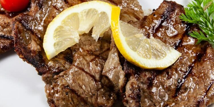 Bochechas de porco preto grelhadas