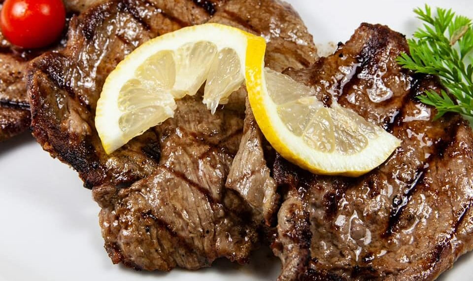 Bochechas de porco preto grelhadas