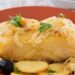 Bacalhau assado no forno com cebolada