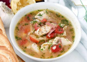 Pescada estufada à moda do Algarve