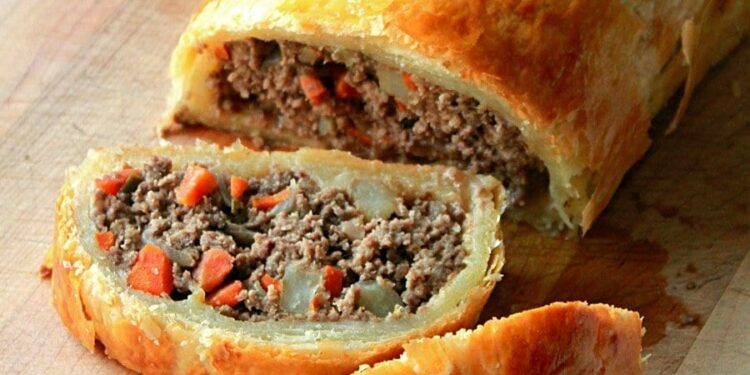 Rolo de carne com massa folhada