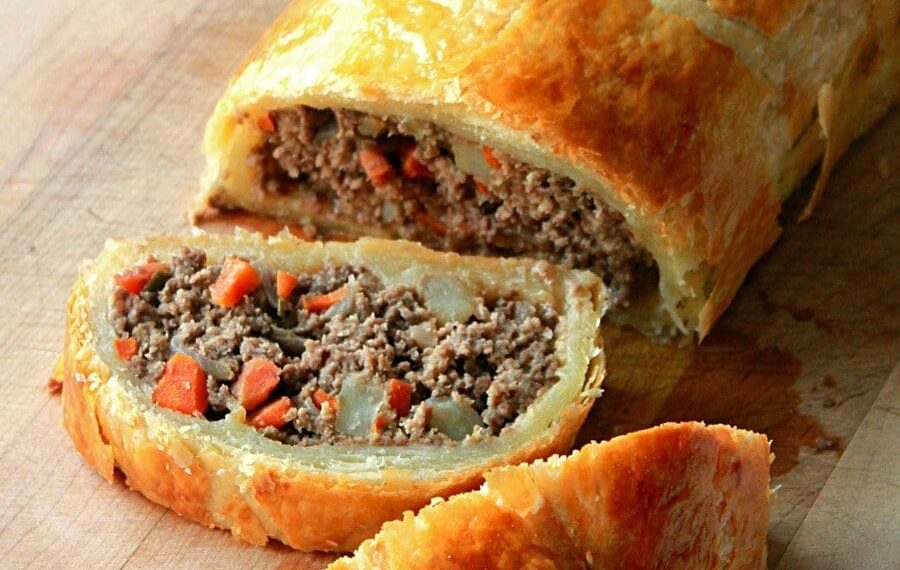 Rolo de carne com massa folhada