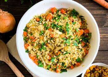Salada de quinoa com legumes