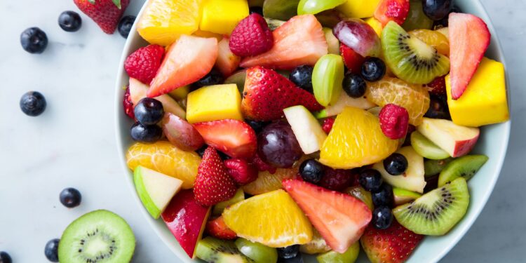 Salada de fruta colorida