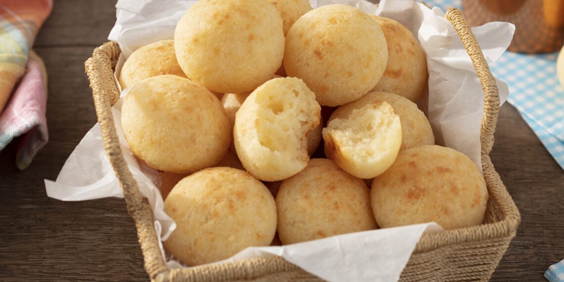Pão de queijo simples e rápido