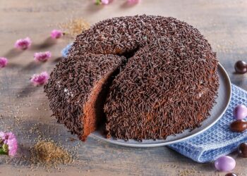 Bolo de brigadeiro fácil e rápido