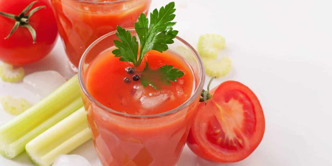 Sumo de tomate caseiro