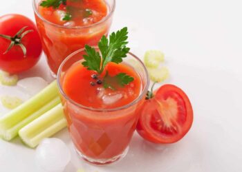 Sumo de tomate caseiro