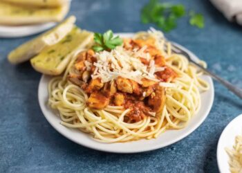 Massa com frango à Siciliana