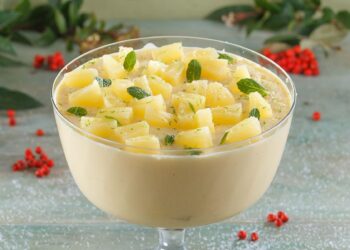 Mousse de ananás tradicional e cremosa