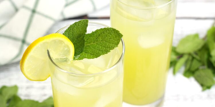 Sumo de abacaxi e hortelã