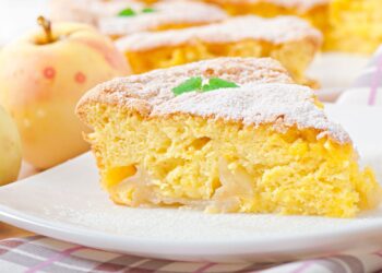 Bolo de iogurte e maçã