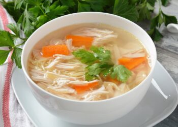 Canja de galinha à moda antiga