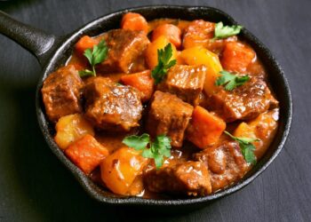 Carne de vaca estufada à Portuguesa