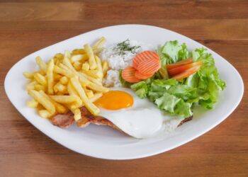 Prego no prato à Portuguesa (com molho tradicional)