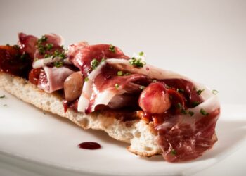 Presunto com pimentos