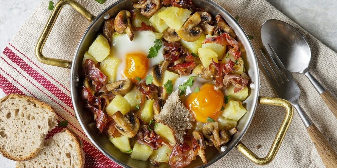 Ovos rotos com cogumelos