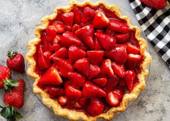 Tarte de morango fácil e rápida (com massa folhada)