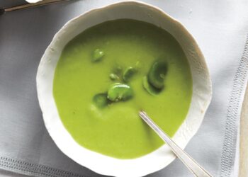 Sopa de favas à Alentejana