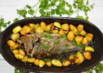 Sargo no forno com limão e orégãos