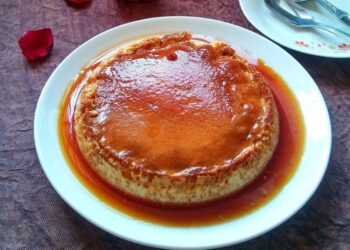 Pudim caseiro com leite condensado