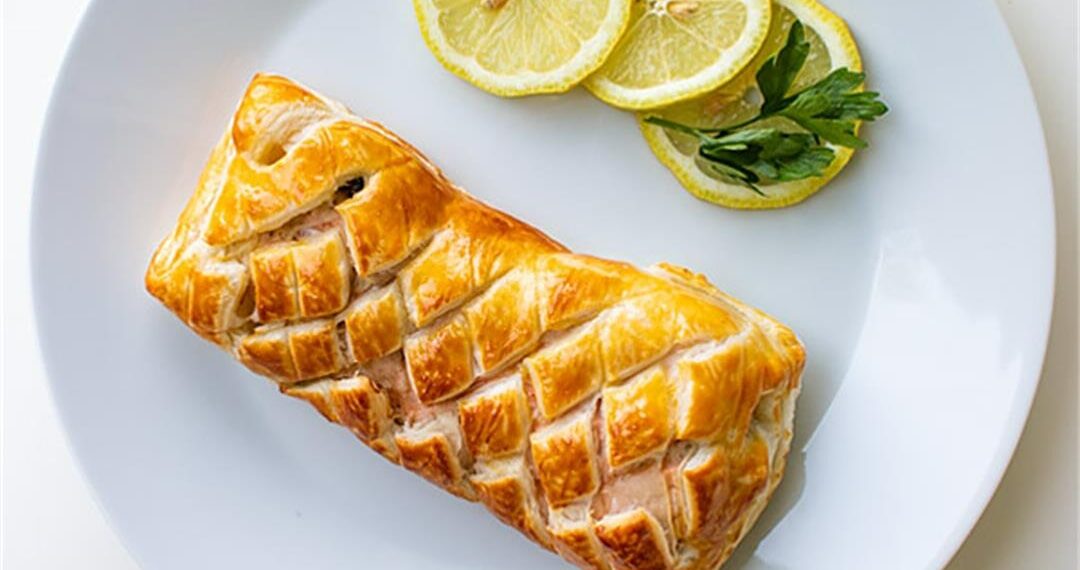 Folhado de salmão e queijo creme