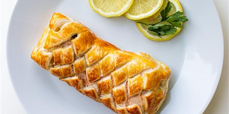 Folhado de salmão e queijo creme