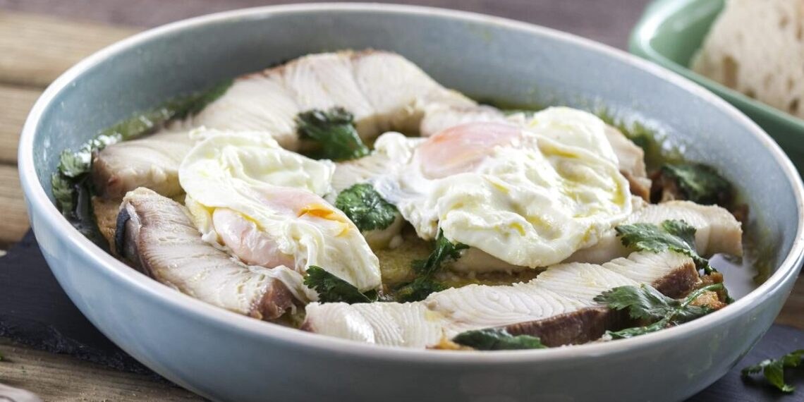 Cação de coentrada à Alentejana