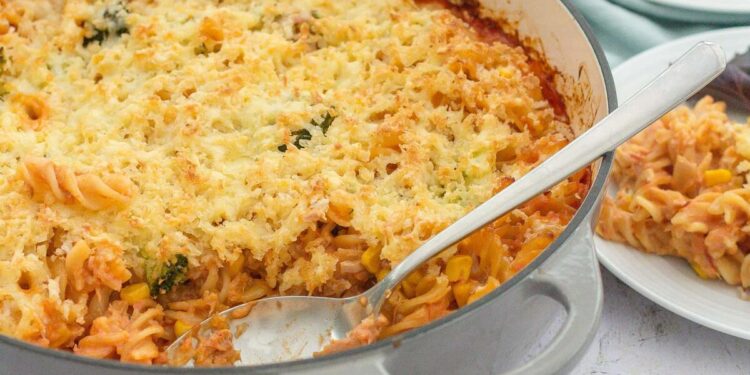 Massa gratinada com atum