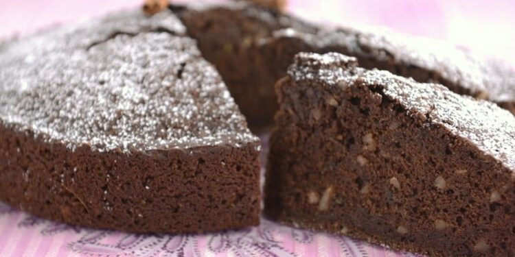 Bolo de alfarroba à algarvia