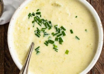 Sopa de aipo à moda antiga