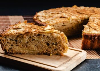 Bolo de maçã e canela húmido e fofo