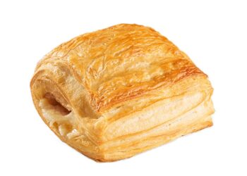 Folhados mistos de queijo e fiambre