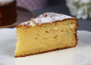 Bolo de iogurte fofinho na air fryer