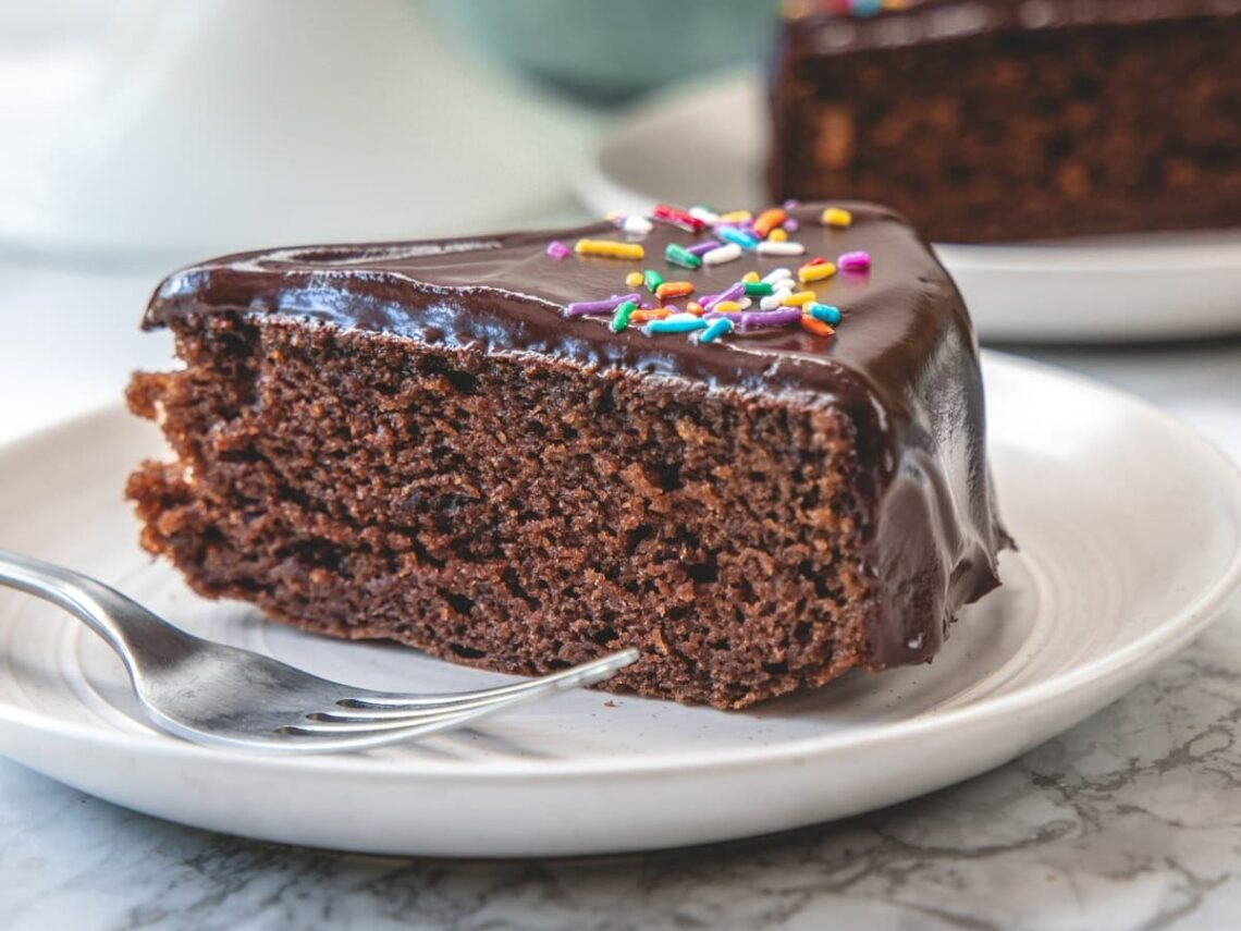 Bolo de chocolate com leite condensado | Ruralea