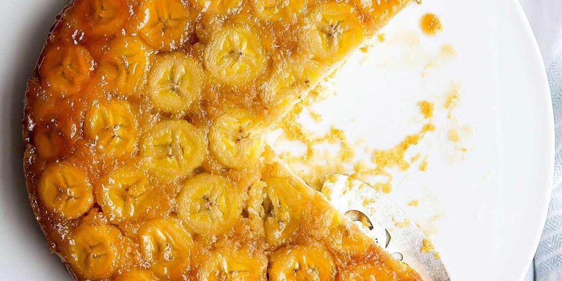 Bolo de banana caramelizada