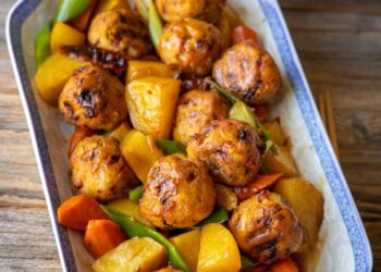 Tofu no forno com batatas