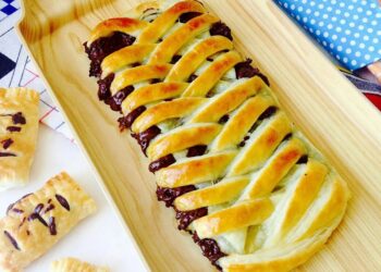 Folhado de chocolate cremoso