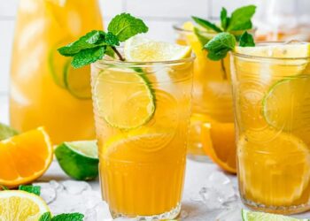 Ice-tea de limão caseiro