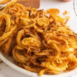 Cebola frita crocante