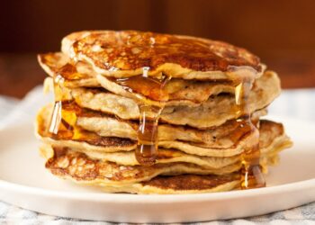 Panquecas de banana simples e fáceis