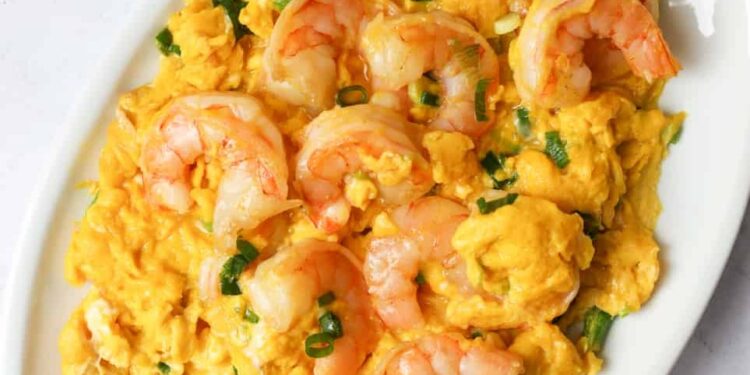 Omelete de camarão à Portuguesa