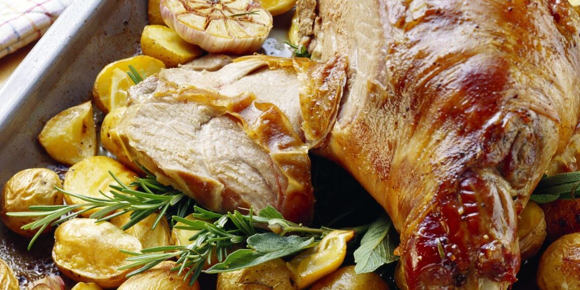 Borrego assado no forno à moda antiga