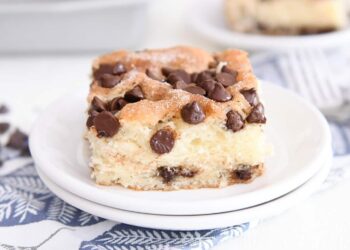 Bolo com pepitas de chocolate