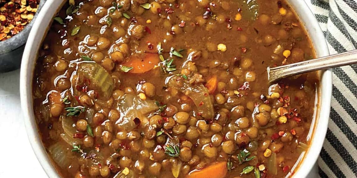 Sopa de lentilhas à Portuguesa