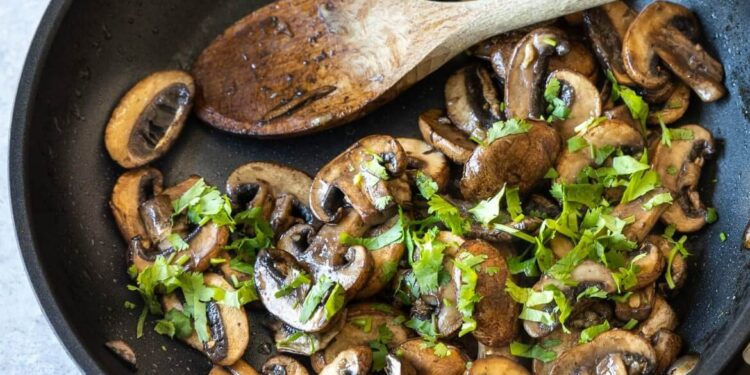 Míscaros salteados à moda antiga