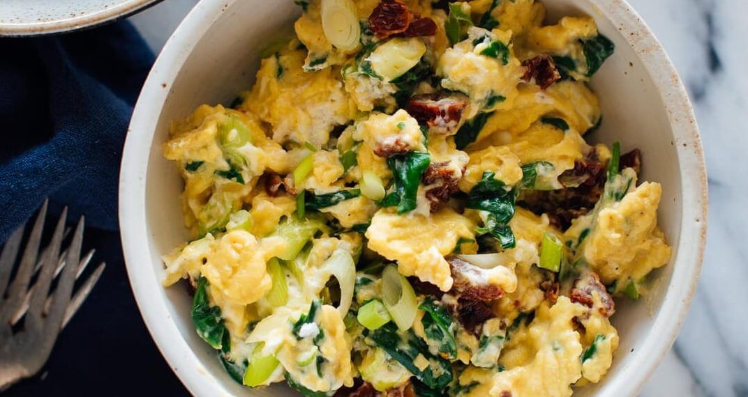 Ovos mexidos com míscaros