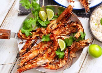 Camarão tigre grelhado com molho de manteiga